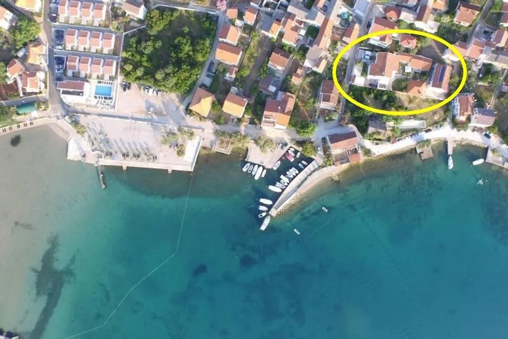 Apartment In Preko With Sea View, Terrace, Air Conditioning, Wi-Fi 0*,