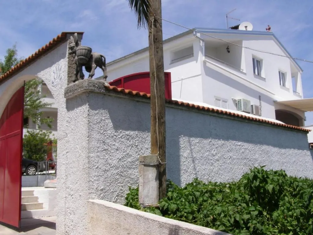 Apartment In Preko With Sea View, Terrace, Air Conditioning, Wi-Fi 0*,