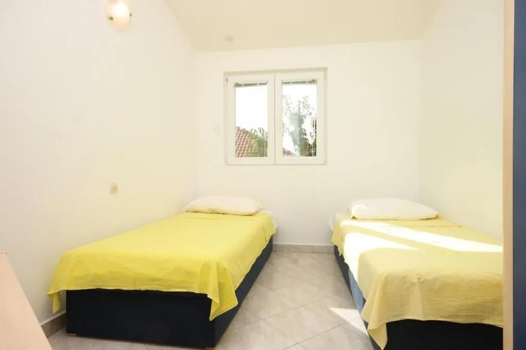 Apartment In Preko With Sea View, Terrace, Air Conditioning, Wi-Fi 0*,